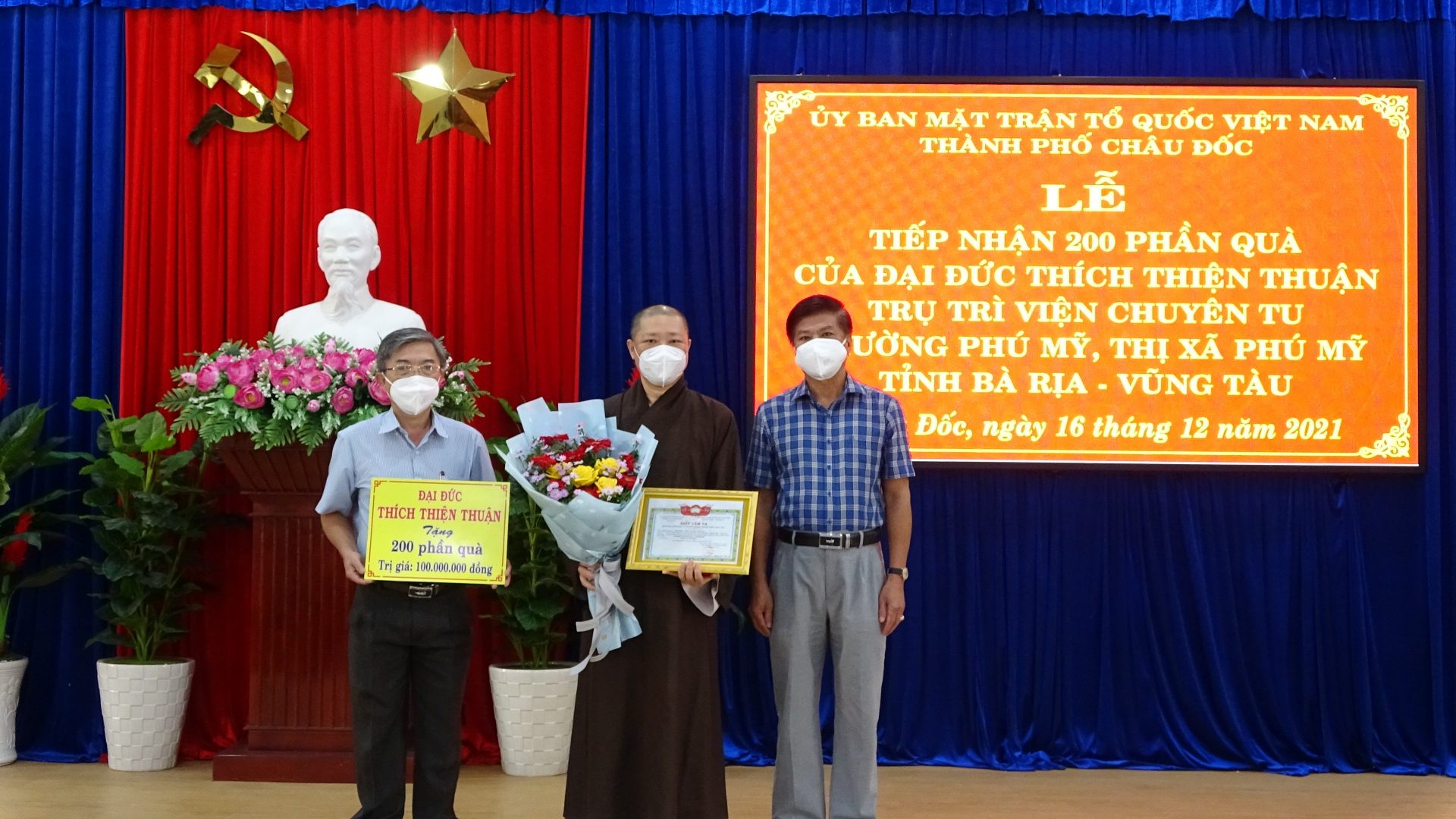 Bà Rịa – Vùng Tàu: Viện Chuyên Tu bàn giao 2 căn nhà tình nghĩa và tặng 200 phần quà hỗ trợ bà con huyện Tịnh Biên