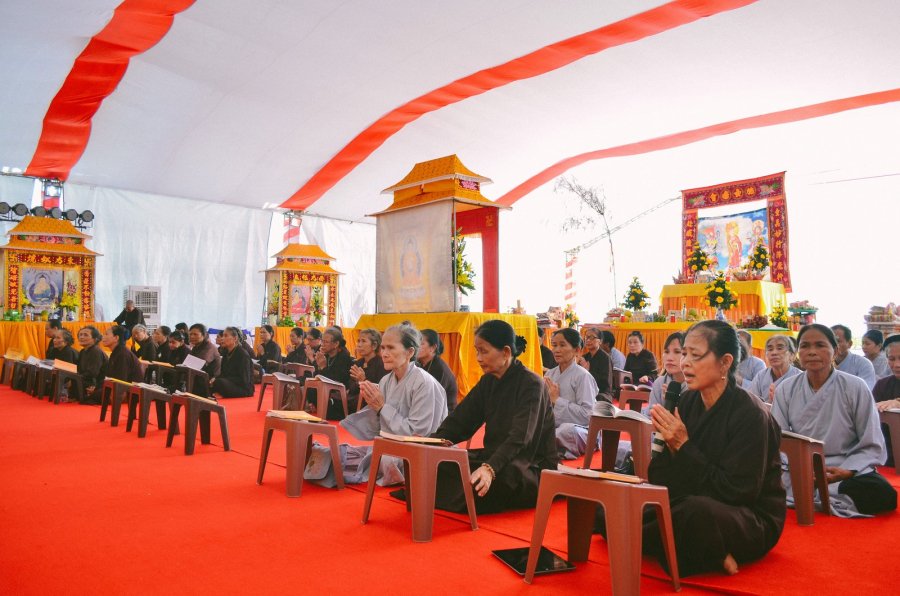 Khi nào nên cầu siêu cho người thân đã khuất và cách cầu siêu thế nào cho đúng