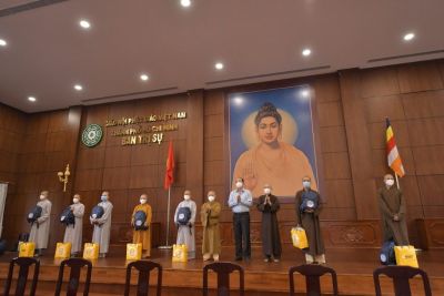 Thêm 50 Tăng Ni Phật tử TP.HCM  phát nguyện tham gia hỗ trợ  chăm sóc bệnh nhân Covid – 19