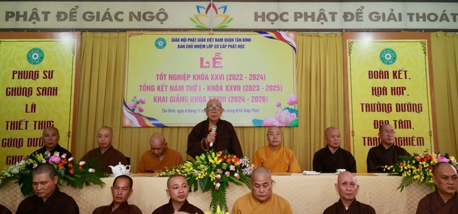 Trưởng lão Hòa thượng Thích Như Tín ban đạo từ