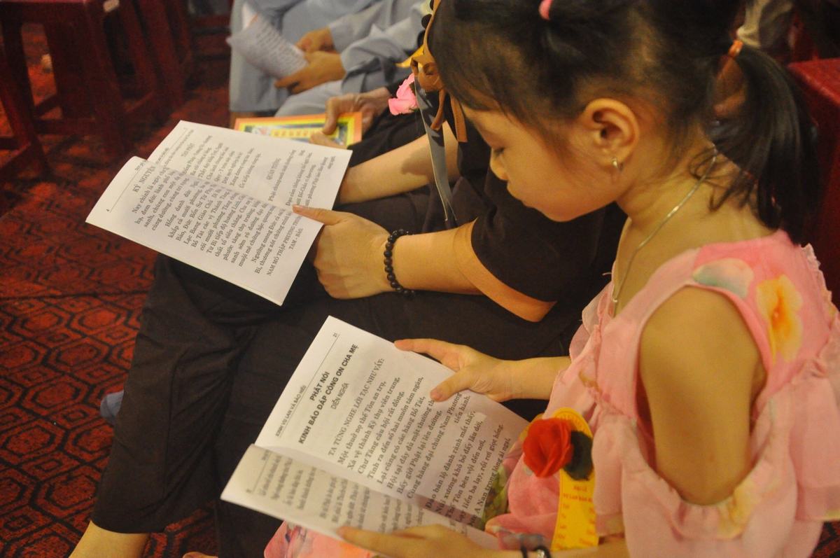 Ai ở đâu, ở đấy, tụng Kinh Vu lan báo hiếu