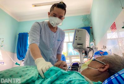 Chàng trai F0 xin làm lao công, gội đầu cho cả khoa điều trị Covid-19