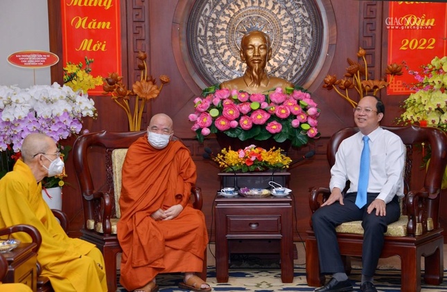 Ban Thường trực Ban Trị sự Phật giáo TP.HCM chúc Tết đến lãnh đạo Thành ủy và các cơ quan ảnh 2