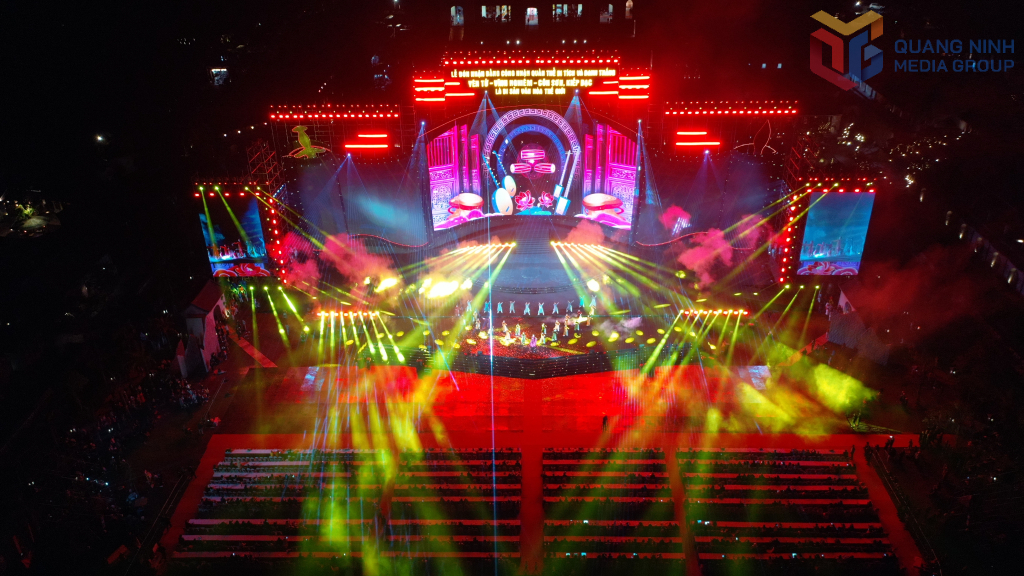 Quang cảnh buổi lễ.