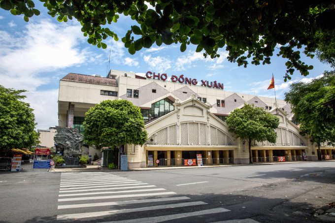 Không khí Thủ đô mừng Cách mạng tháng Tám trong những ngày giãn cách xã hội