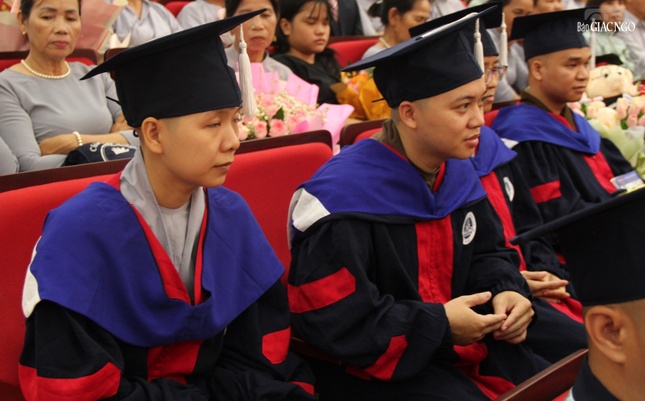 13 Tăng Ni học viên tốt nghiệp Thạc sĩ