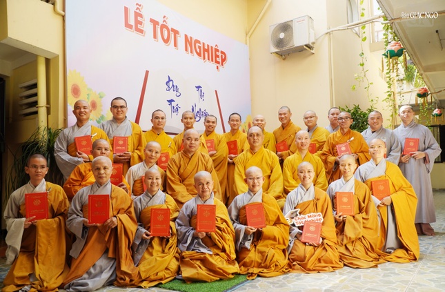 Hiện nay Lớp Sơ cấp Phật học Q.3 đang đào tạo năm nhất khóa 16 với gần 40 Tăng Ni sinh