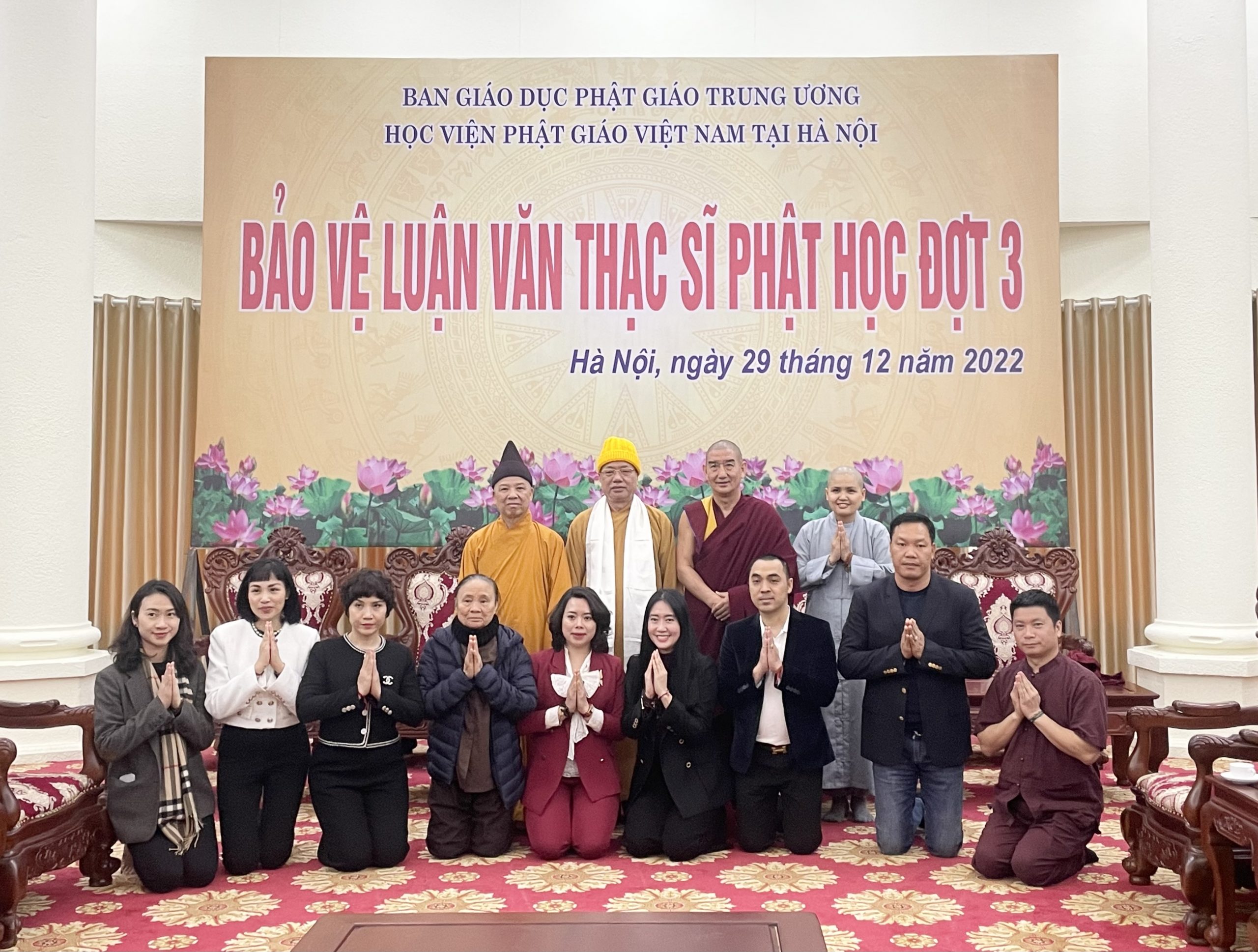 Hoà thượng Giám đốc Học viện Biện chứng Phật giáo Tây Tạng thăm Học viện.