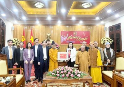Đoàn Ban Trị sự Phật giáo tỉnh Hà Nam thăm và chúc tết Tỉnh uỷ, UBND, UB MTTQ tỉnh.