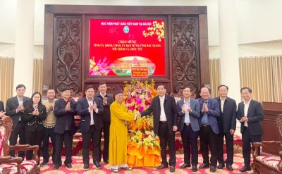 Tỉnh uỷ, HĐND, UBND, UB MTTQ tỉnh Bắc Giang thăm và chúc tết Hoà thượng Thích Thanh Quyết.