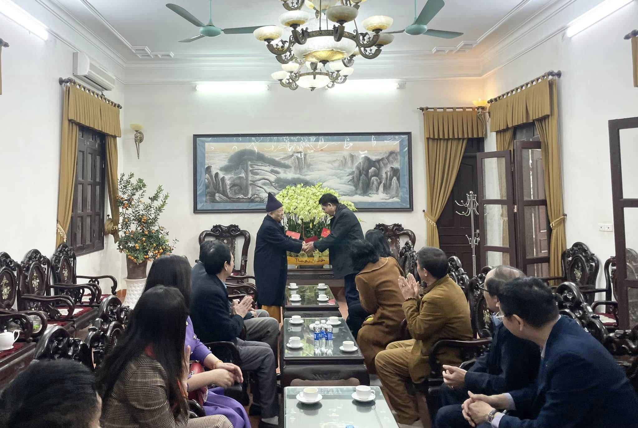 Đoàn lãnh đạo Hội đồng Dân tộc của Quốc hội tới thăm và chúc tết Hoà thượng Viện trưởng Thích Thanh Quyết