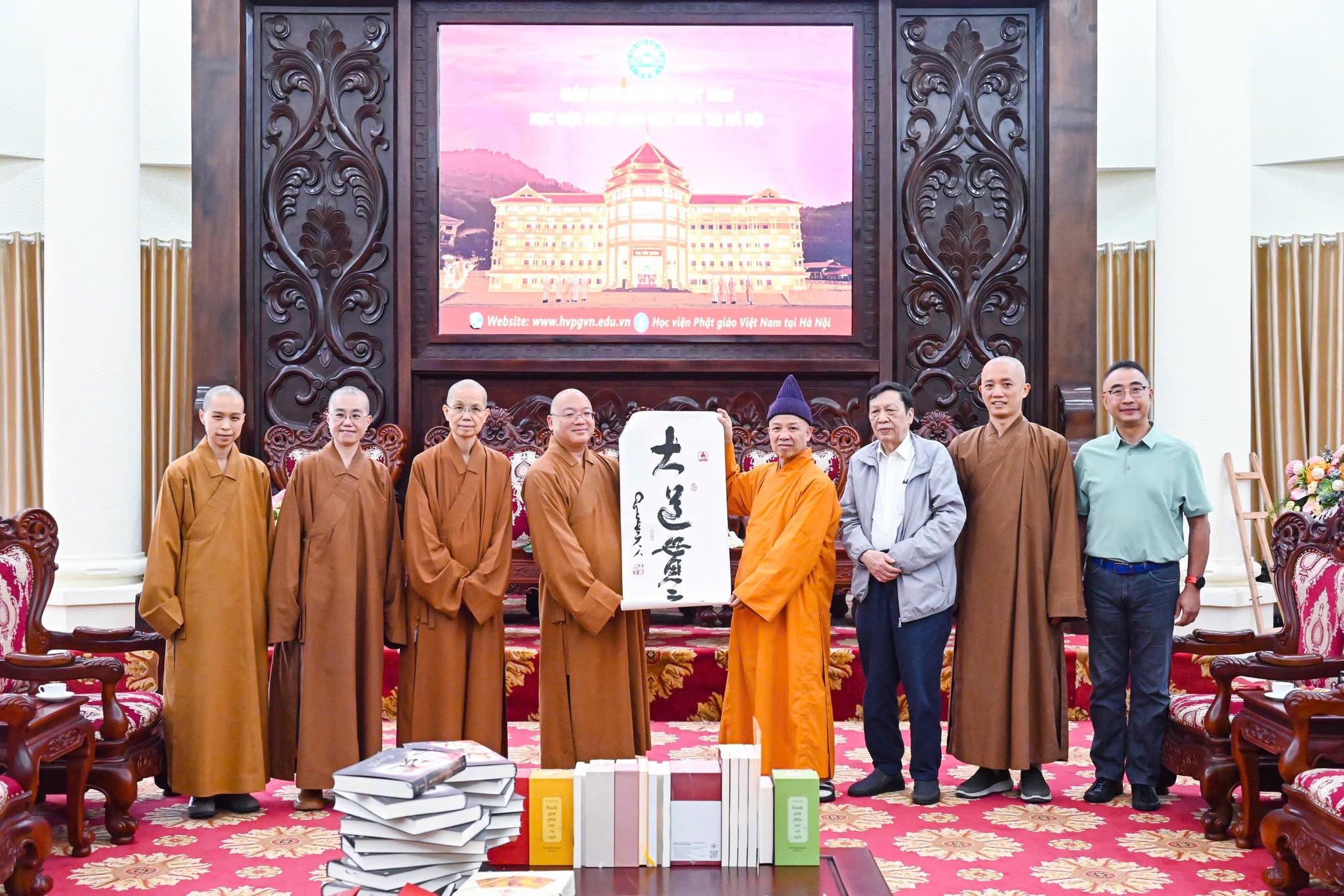 Phái đoàn chư Tôn đức đại diện Phật Quang Sơn – Đài Loan ( Trung Quốc) sang thăm Học viện Phật giáo Việt Nam tại Hà Nội.