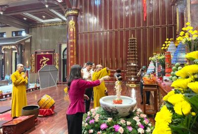 Quảng Ninh: Đoàn lãnh đạo Tỉnh uỷ về Yên Tử dâng hương lễ Phật nhân mùa Phật đản 2025.