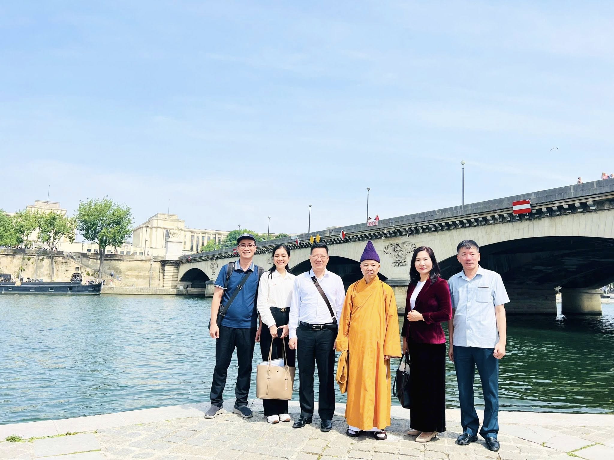 Pháp: Hòa thượng Thích Thanh Quyết tham gia đoàn công tác vận động Unesco công nhận Hồ sơ Quần thể di tích và danh thắng Yên Tử-Vĩnh Nghiêm-Côn Sơn, Kiếp Bạc là Di sản văn hoá thế giới