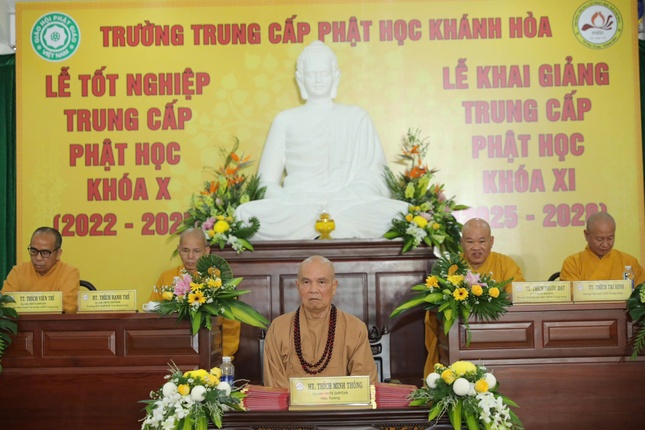 Chư tôn đức chứng minh buổi lễ