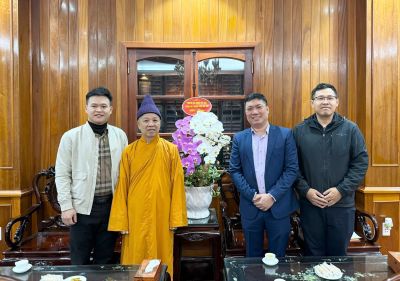 Phòng An ninh nội địa – Công An Hà Nội thăm và chúc Tết Hòa thượng Viện trưởng Thích Thanh Quyết