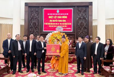 Đoàn Lãnh đạo Thành ủy TP Hà Nội đến thăm và chúc tết Hoà thượng Thích Thanh Quyết