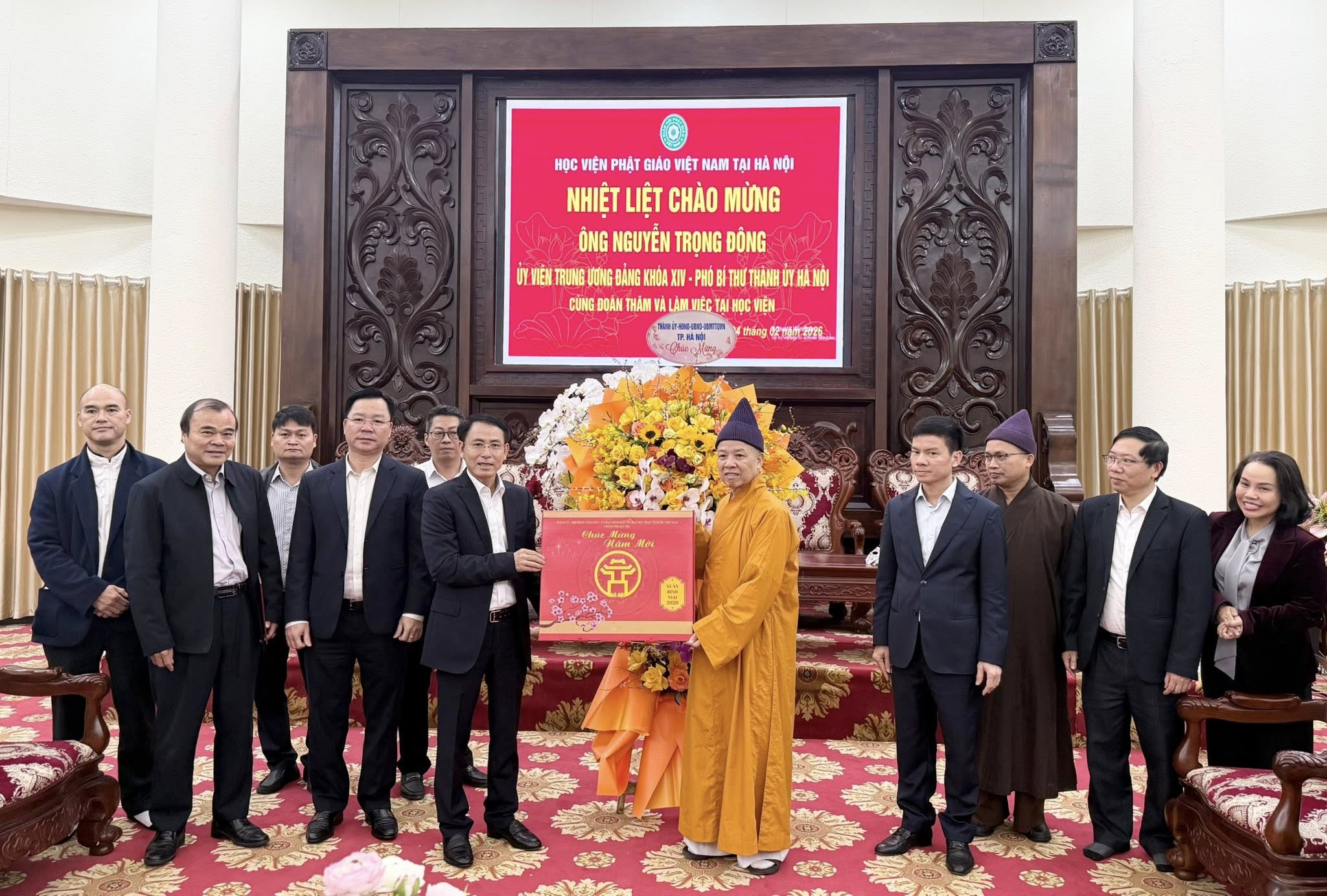 Đoàn Lãnh đạo Thành ủy TP Hà Nội đến thăm và chúc tết Hoà thượng Thích Thanh Quyết