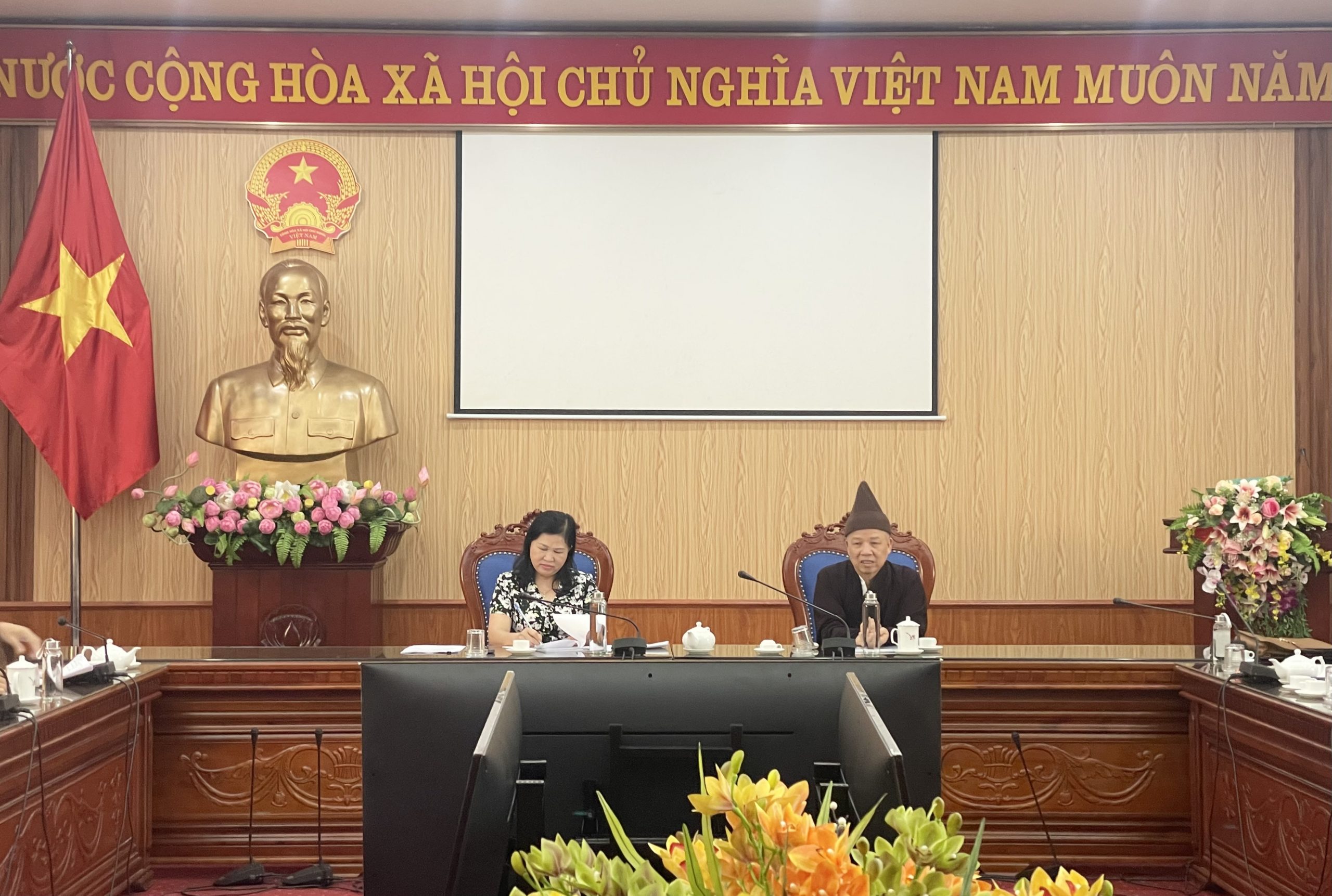 HT. Thích Thanh Quyết làm việc với Lãnh đạo tỉnh Bắc Kạn về kế hoạch tổ chức Đại hội Phật giáo tỉnh.