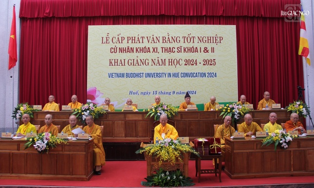 Chư tôn giáo phẩm chứng minh buổi lễ