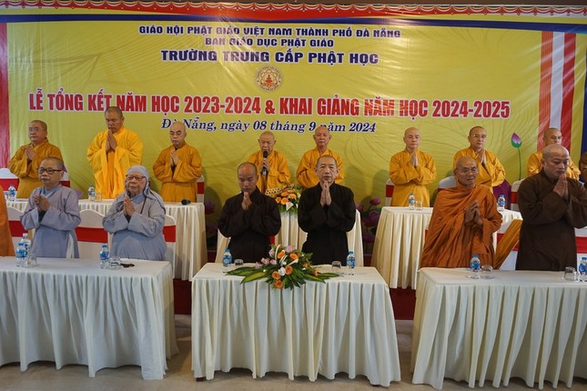 Đà Nẵng: Trường Trung cấp Phật học Thành phố tổng kết và khai giảng năm học mới