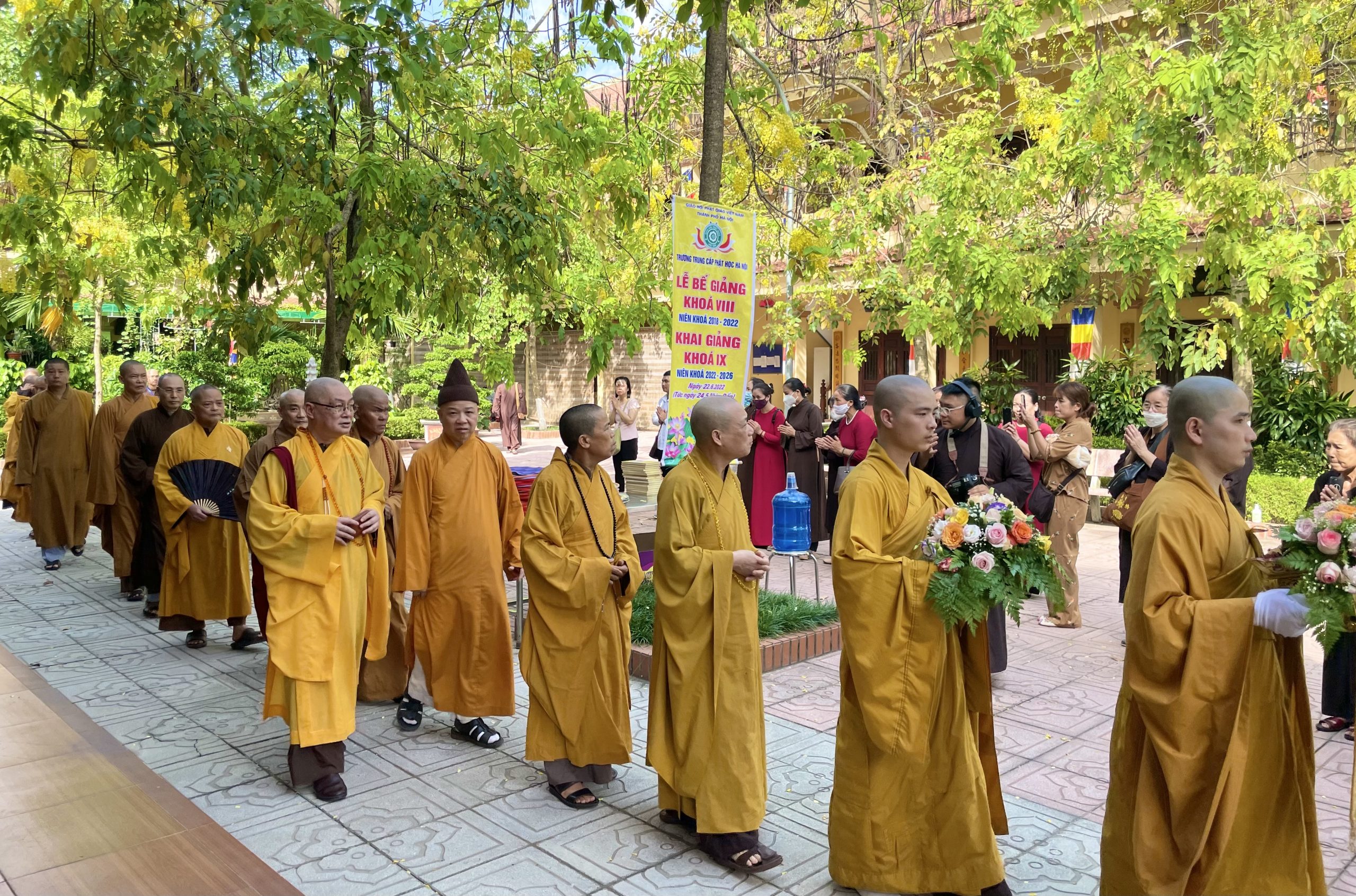 Trường Trung Cấp Phật Học Hà Nội bế giảng khoá VIII và Khai giảng khoá IX