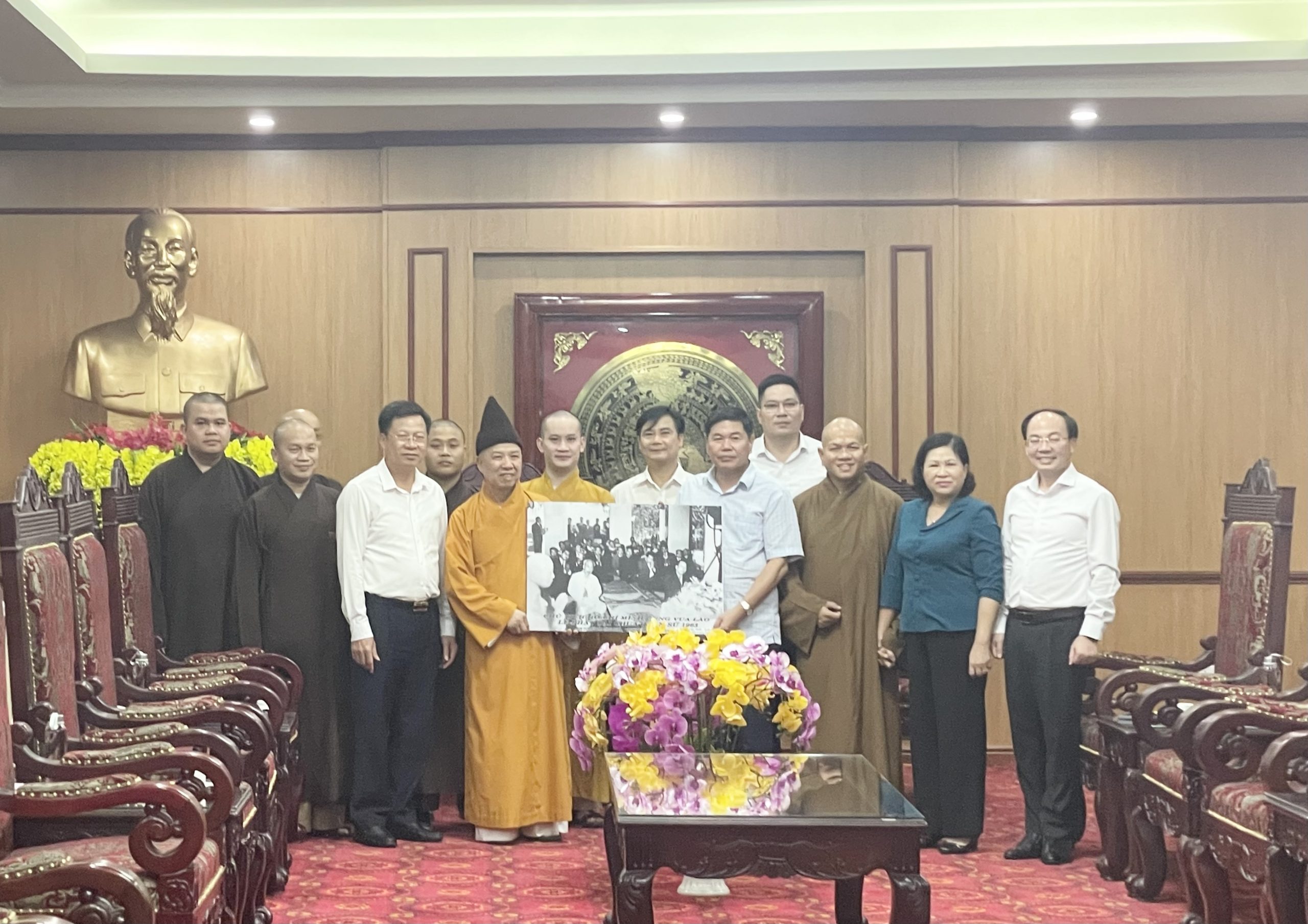 Tân Ban Trị sự Phật giáo tỉnh Bắc Kạn tới thăm Tỉnh ủy, UBND tỉnh nhân dịp Đại hội thành công tốt đẹp.