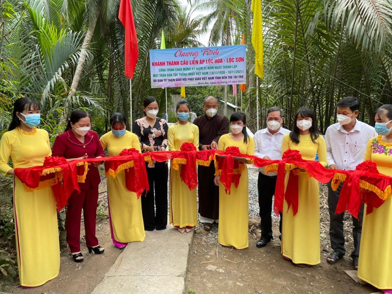 Bến Tre: Ban trị sự GHPGVN khánh thành cầu dân sinh