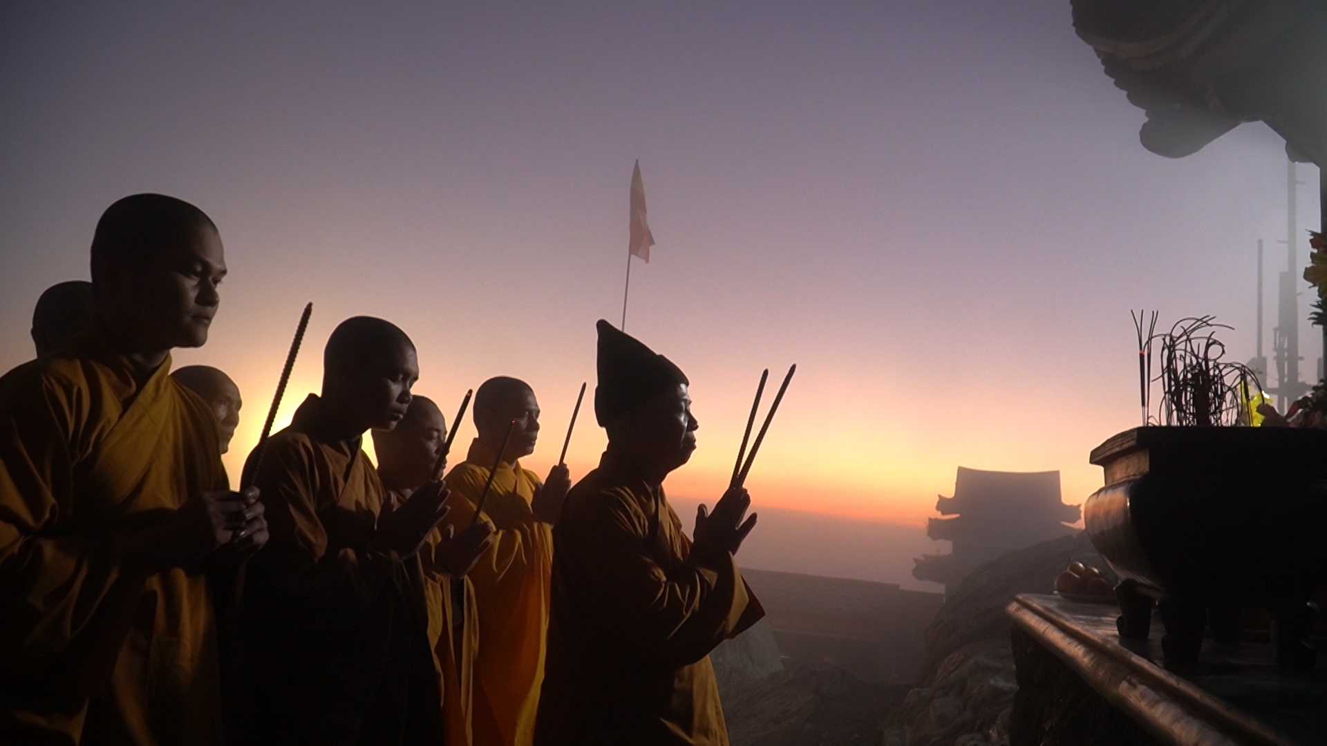 Yên Tử thiêng liêng đêm Giao thừa