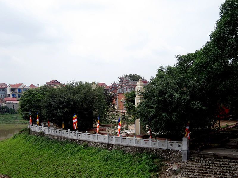 Diên Khánh cổ tự bên dòng sông Kỳ Cùng thơ mộng