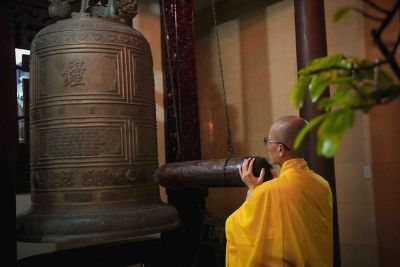 TP HCM: Nhà thờ, chùa cùng đổ chuông để tưởng niệm đồng bào mất vì Covid-19