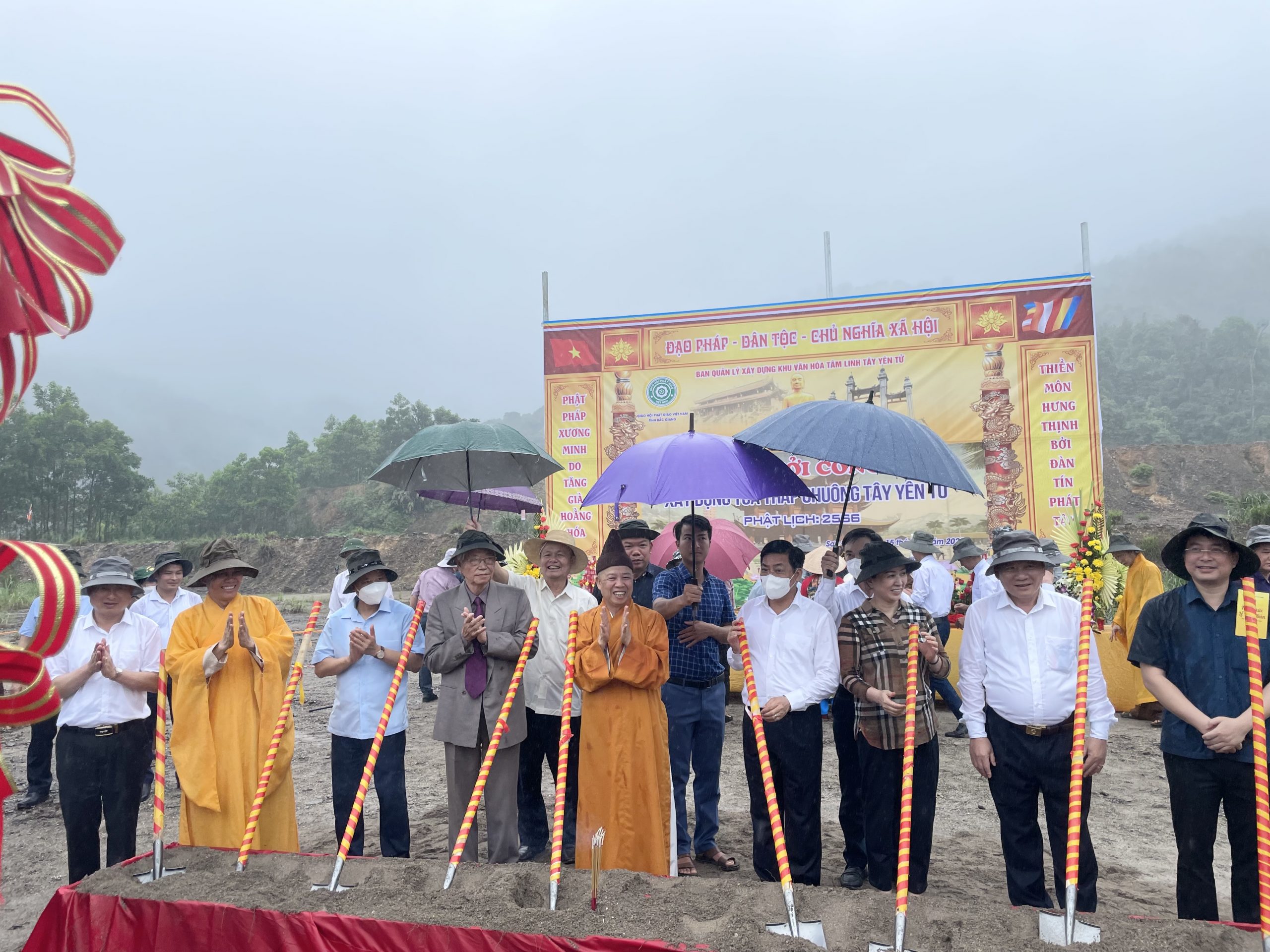 Bắc Giang: Lễ khởi công Gác chuông chùa Hạ- Tây Yên Tử nhân mùa Phật đản