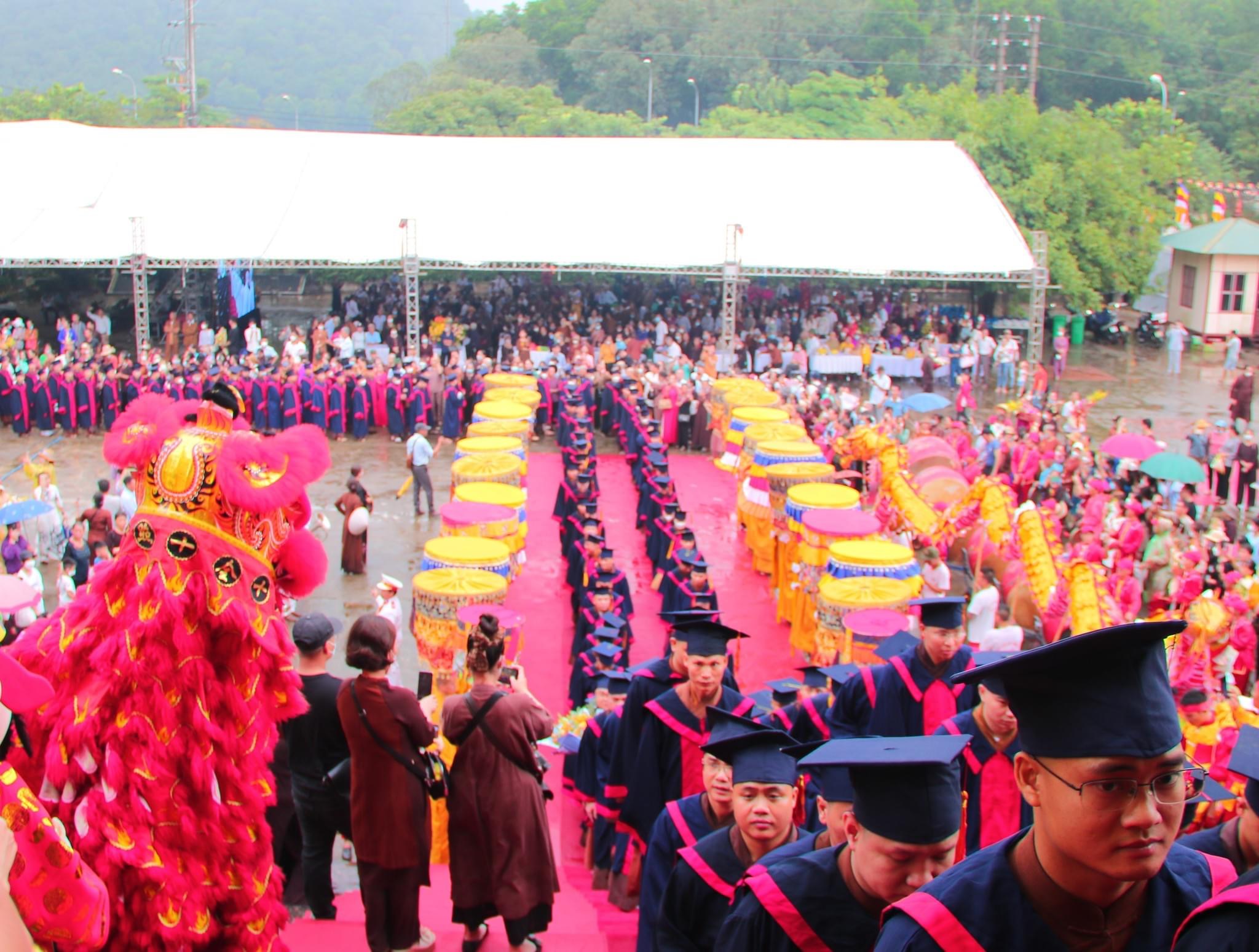 Học viện Phật giáo VN tại Hà Nội tổ chức lễ phát bằng tốt nghiệp Cử nhân Phật học khóa VIII