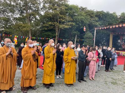 Nghệ An: Đại lễ đúc chuông tại chùa Tu