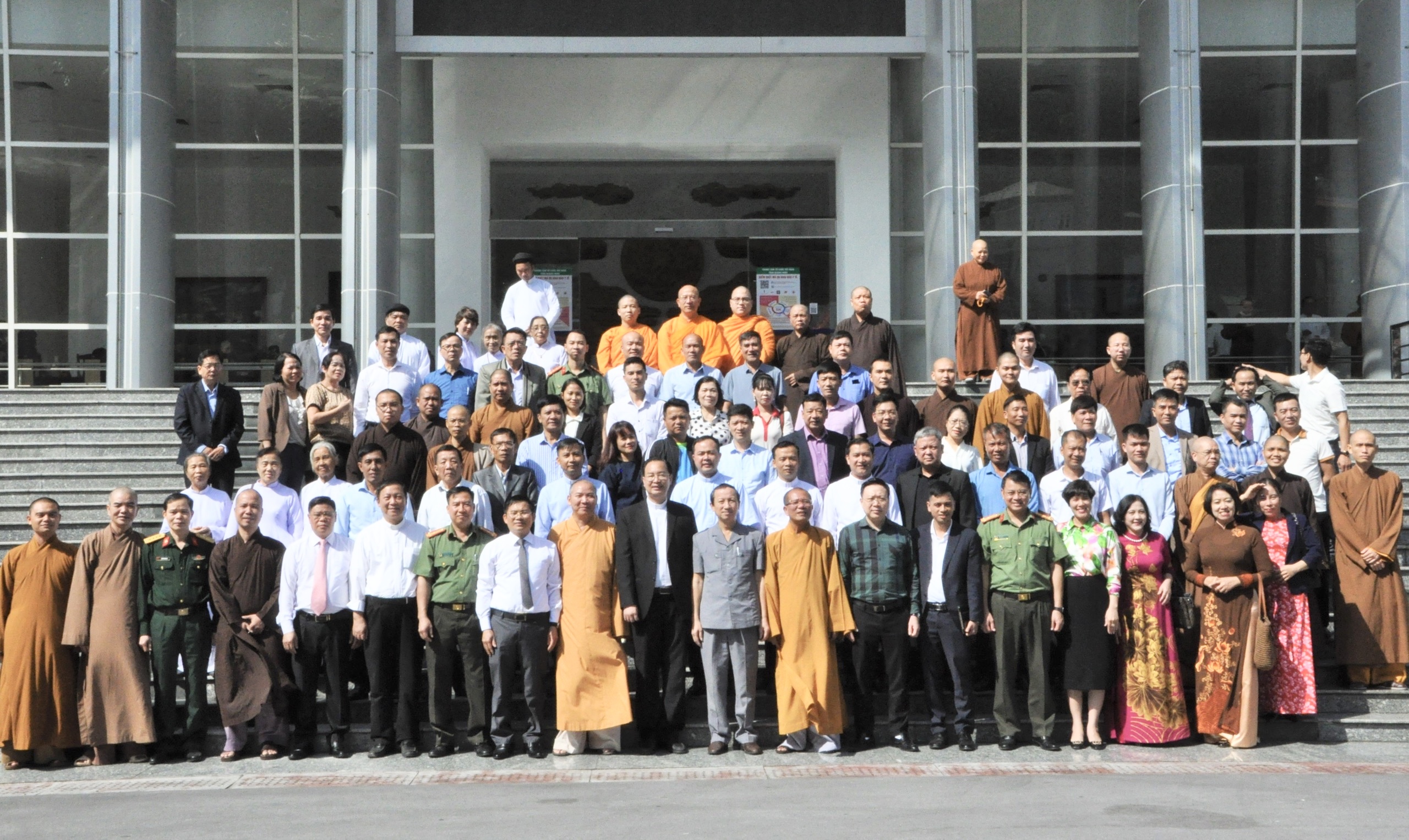 Quảng Ninh: Lãnh đạo tỉnh gặp mặt các chức sắc tôn giáo tiêu biểu năm 2022