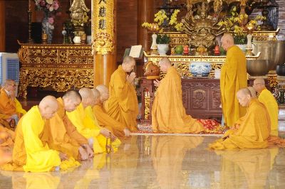 Tự tứ – Tinh thần “phê bình và tự phê bình” của tu sĩ Phật giáo