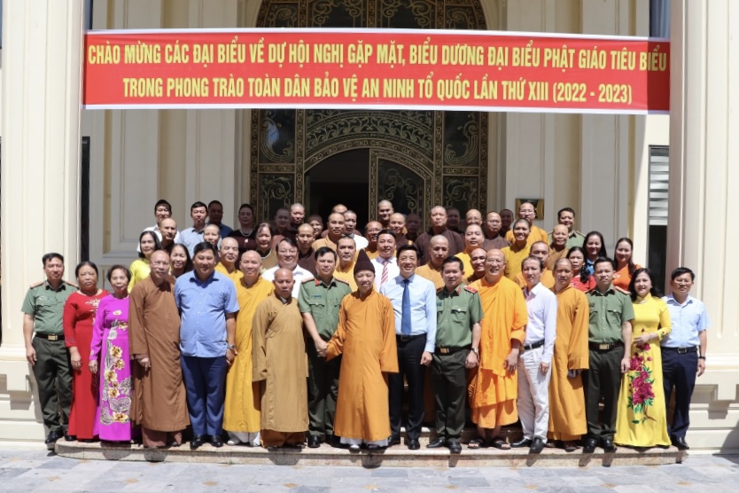 Quảng Ninh: Hội nghị gặp mặt, biểu dương Tăng Ni, Phật tử có thành tích trong Phong trào Toàn dân bảo vệ ANTQ