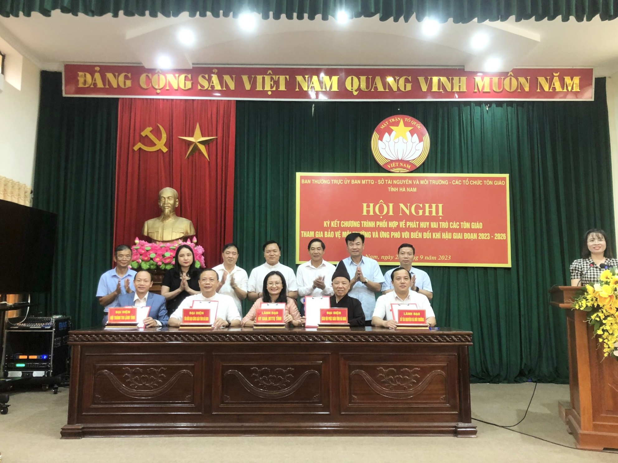 Phát huy vai trò các tôn giáo tham gia bảo vệ môi trường.