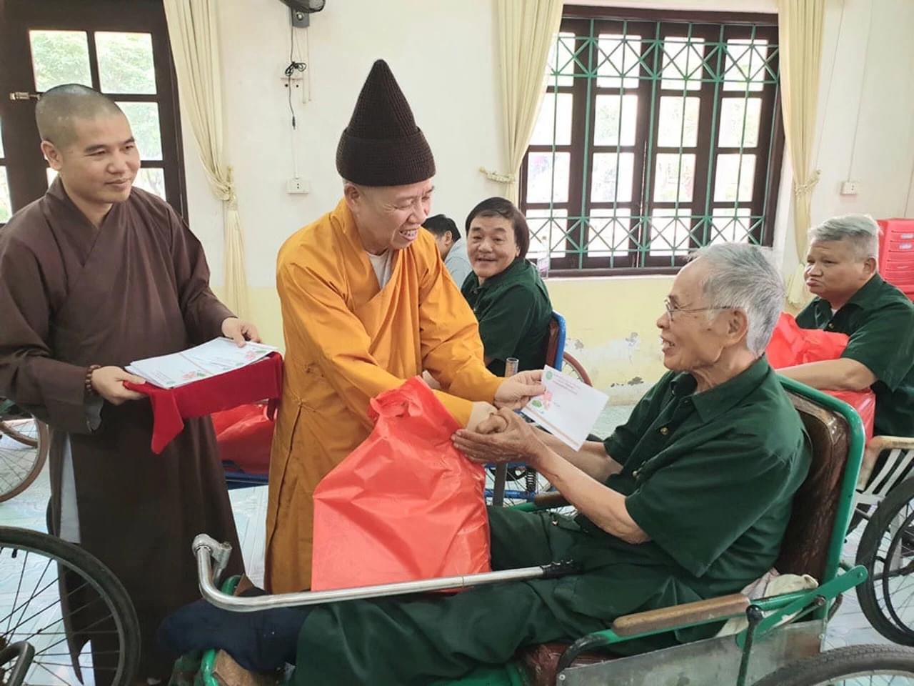 Phật giáo Việt Nam phát huy truyền thống phụng đạo, yêu nước, hộ quốc an dân.