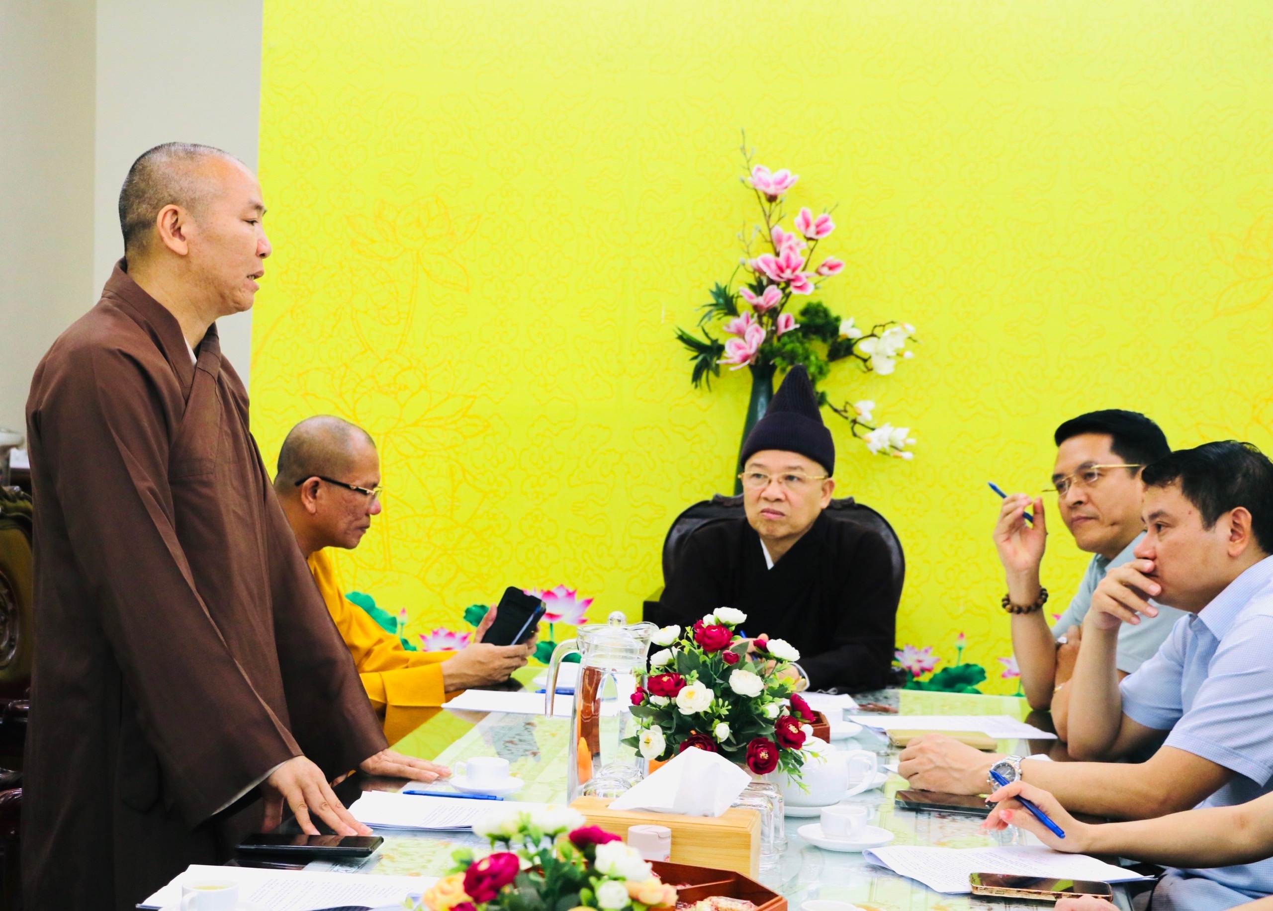 Quảng Ninh: Ban Trị sự họp tổng kết công tác Phật sự, phương hướng tổ chức Phật đản và An cư kết hạ.