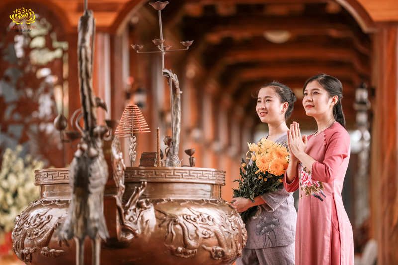 Đầu năm nên làm việc phúc gì để được may mắn cả năm