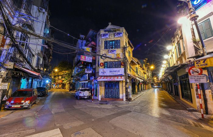 Hà Nội giãn cách xã hội thêm 15 ngày nữa