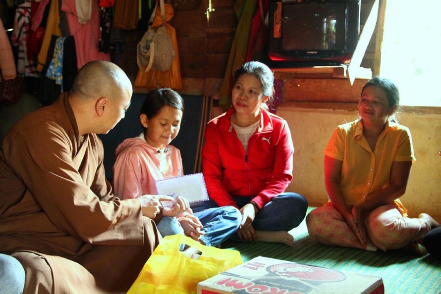 Không ít phận đời nghèo khó nhờ thầy để vượt qua nghịch cảnh