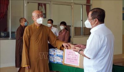 Phật giáo Cần Thơ hỗ trợ 5000 túi thuốc cho F0 điều trị tại nhà