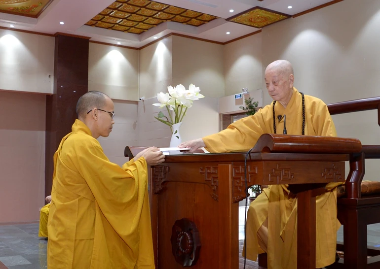 Học viện PGVN tại TP.HCM: Đức Pháp chủ quang lâm sách tấn, trao học bổng Đức Nhuận đến Tăng, Ni sinh