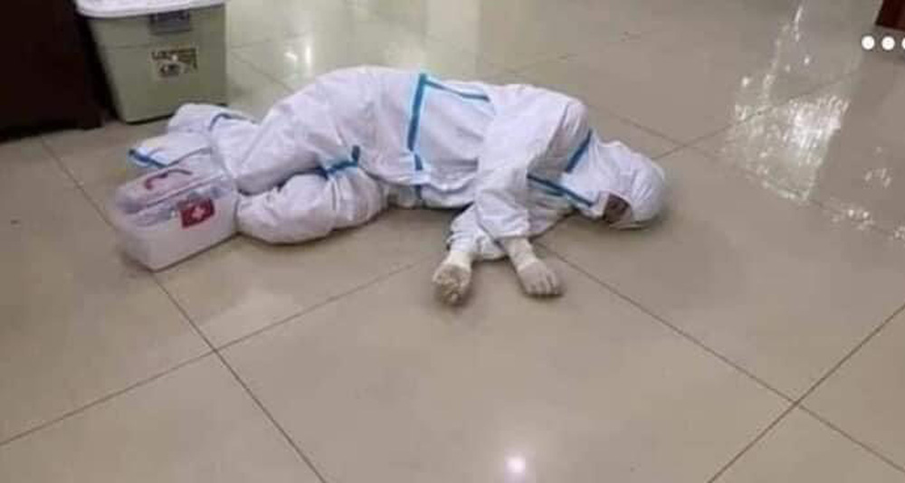 Xúc động hình ảnh nhân viên y tế chống dịch Covid 19