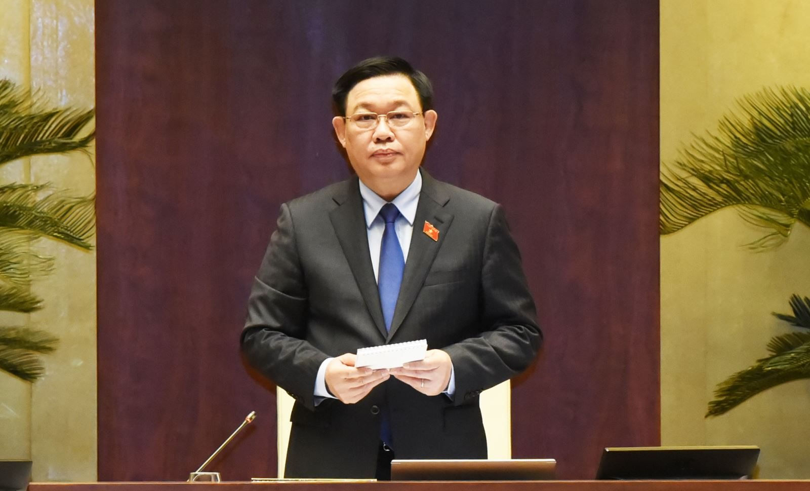 Chủ tịch Quốc hội Vương Đình Huệ: Tổ chức trực tuyến lễ tưởng niệm cho các nạn nhân tử vong vì Covid-19