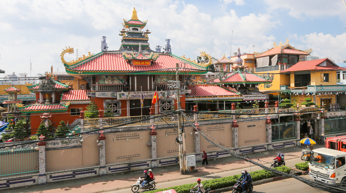 Chùa An Phú được tạo tác bằng miểng sành nhiều nhất Việt Nam