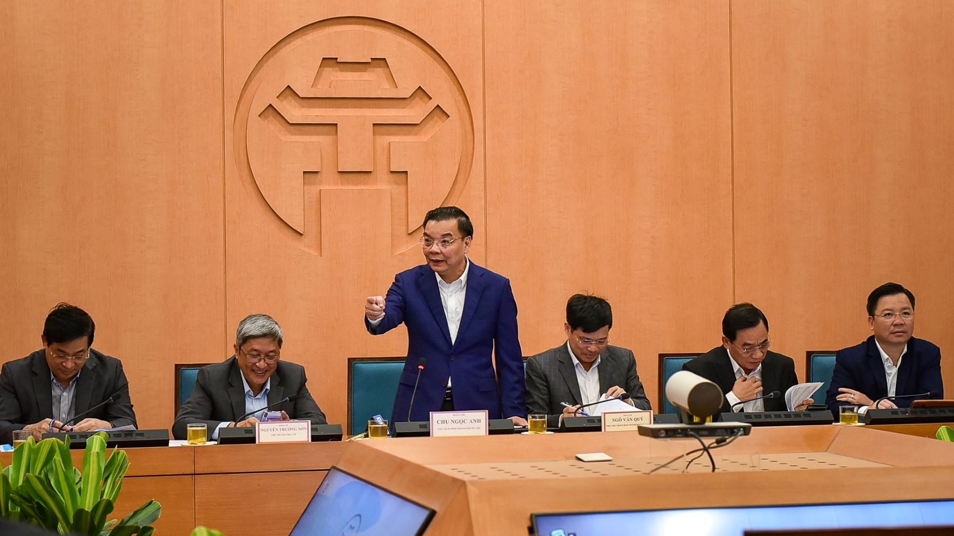 Chủ tịch Hà Nội chỉ đạo hỏa tốc chống dịch Covid-19 theo nguyên tắc “3 lớp” “3 trước”