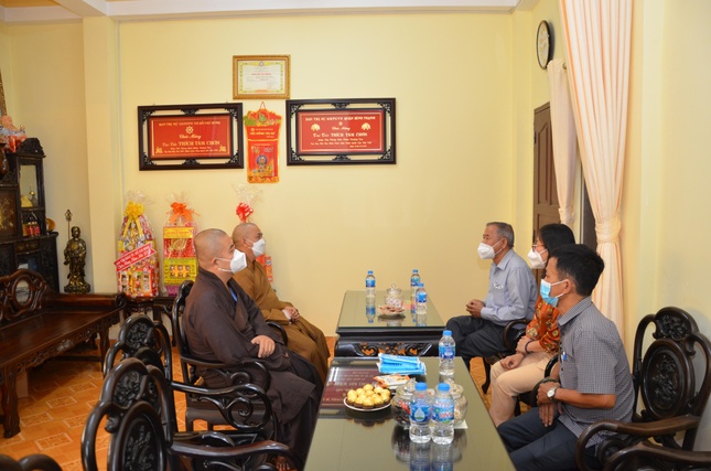 Ban Dân vận Thành ủy TP.HCM chúc Tết Ban Trị sự Phật giáo quận Bình Thạnh ảnh 1